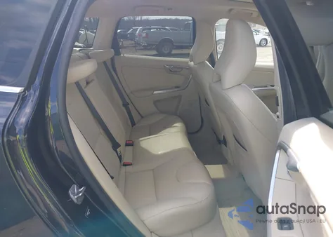 2016 Volvo Xc60 T5 Drive-E Premier из США, поврежденный, VIN YV440MDK8G2811335